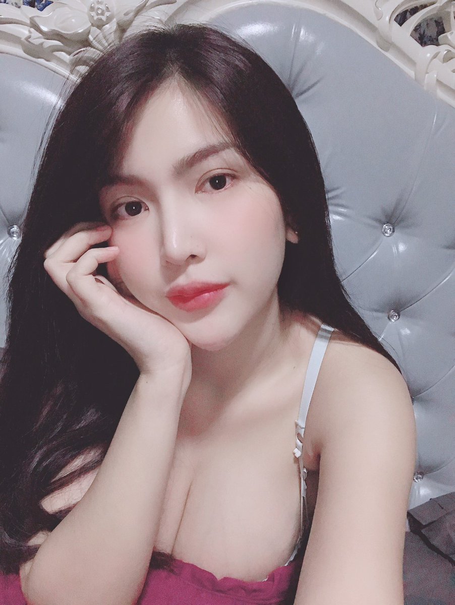 IceAlisa ไอซ์ อลิษา ร่องอกงาม ชุดแดง