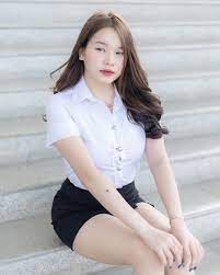 Junekanok จูนกนก ชุดนักศึกษา สวย