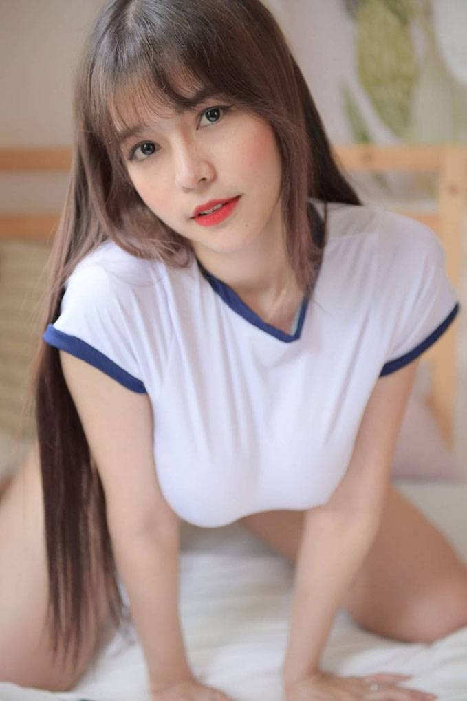 Magic เมจิก เสื้อขาว นมใหญ่