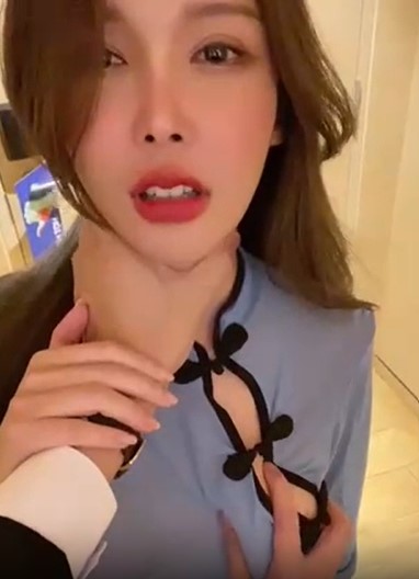 แก็ตติ ฉากเริ่มความสนุกกับ นางแบบคนดัง ที่หุ่มดีขั้นสุดคนนี้ Gatitayan